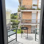 Διαμέρισμα Center *